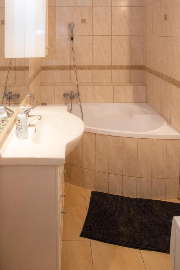 Theatroom Apartman Eger Eksteriør billede