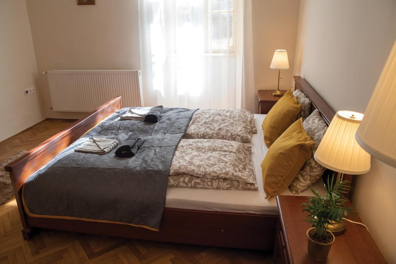 Theatroom Apartman Eger Eksteriør billede